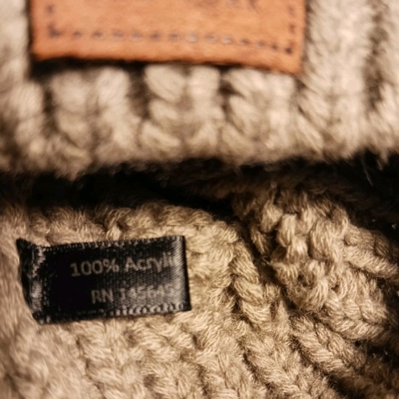 L.I.B New York Beanie Hat Winter Pom-Pom Womens - Picture 5 of 5